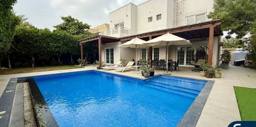 Townhouse in Meadows, Dubai 5 bedrooms, 343 sq.m. № 88781