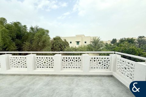 Townhouse in Meadows, Dubai 5 bedrooms, 343 sq.m. № 88781 - photo 23