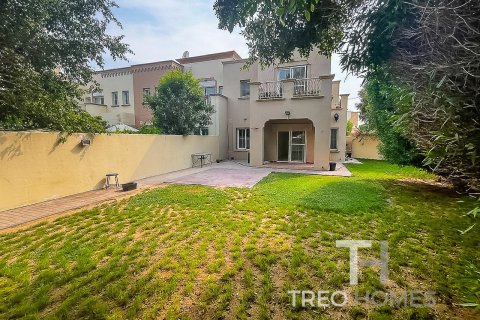 Adosado en The Springs, Dubai, 3 dormitorios, 254 m², № 16304 - foto 1