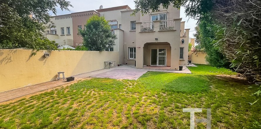 Adosado en The Springs, Dubai, 3 dormitorios, 254 m², № 16304