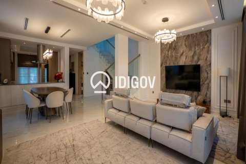 Villa en Jumeirah Park, Dubai, 4 dormitorios, 226.4 m², № 121094