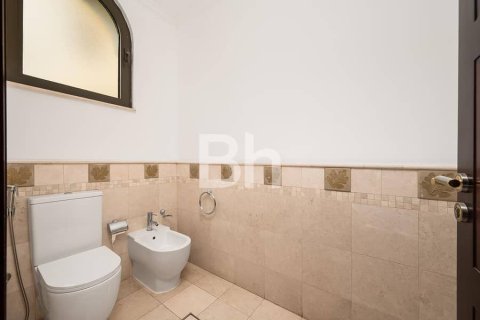 Villa in Palm Jumeirah, Dubai 4 bedrooms, 623 sq.m. № 56203 - photo 13