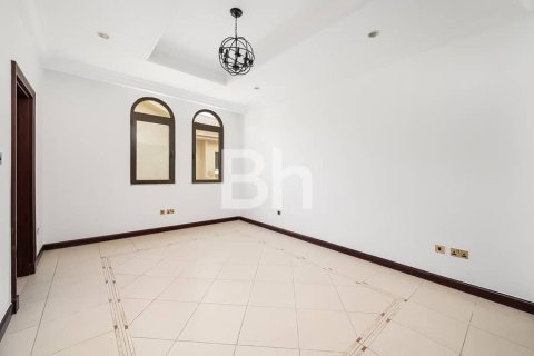 Villa in Palm Jumeirah, Dubai 4 bedrooms, 623 sq.m. № 56203 - photo 5