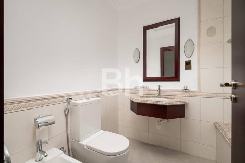 Villa in Palm Jumeirah, Dubai 4 bedrooms, 623 sq.m. № 56203 - photo 4
