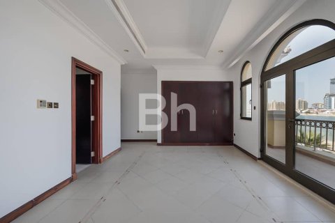 Villa in Palm Jumeirah, Dubai 4 bedrooms, 623 sq.m. № 56203 - photo 3