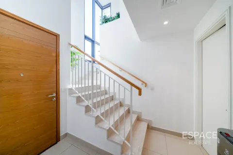Villa en Dubai Hills Estate, Dubai, 4 dormitorios, 229 m², № 122391 - foto 8