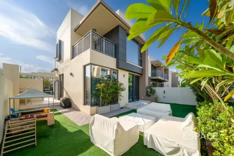 Villa en Dubai Hills Estate, Dubai, 4 dormitorios, 229 m², № 122391