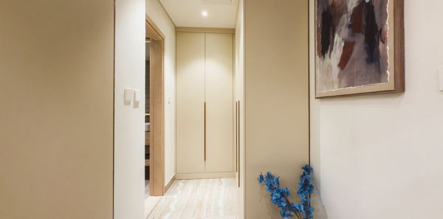 Apartment in Dubai Sports City, Dubai studio, 69 sq.m. № 110202