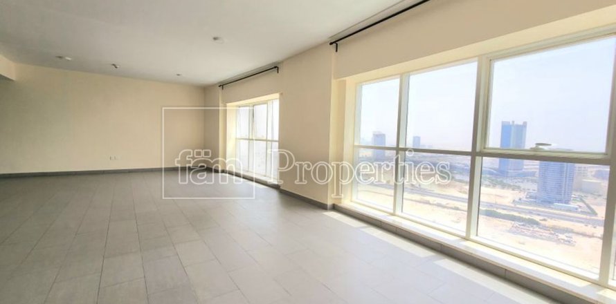 Appartement à Dubai Sports City, Dubai, 3 chambres, 238.5 m², № 77081