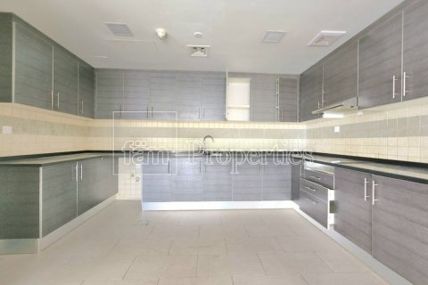 Appartement à Dubai Sports City, Dubai, 3 chambres, 238.5 m², № 77081 - photo 8