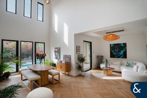 Купить виллу в Jumeirah Islands, Дубай: 4 спальни, 487м², № 91385 - фото 3