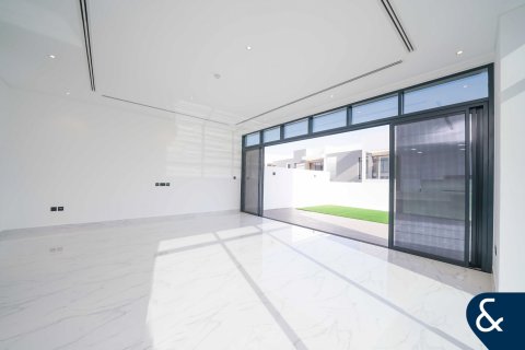 Villa in Jumeirah Luxury, Jumeirah Golf Estates, Dubai 4 bedrooms, 245 sq.m. № 98758 - photo 6