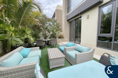 Снять в аренду виллу в Maple at Dubai Hills Estate, Дубай Хилс Эстейт, Дубай: 4 спальни, 271м², № 98749 - фото 2