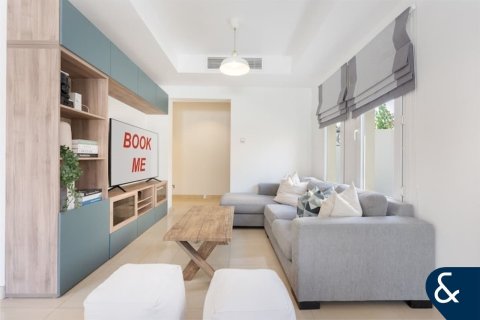 Снять в аренду виллу в Springs 10, The Springs, Дубай: 3 спальни, 301м², № 98748 - фото 3