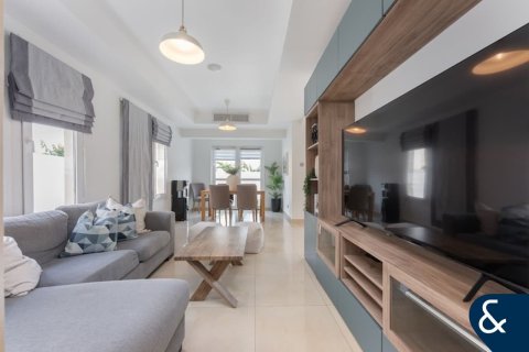 Снять в аренду виллу в Springs 10, The Springs, Дубай: 3 спальни, 301м², № 98748 - фото 2