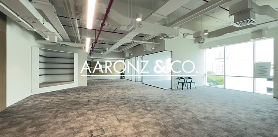Bureau à Sheikh Zayed Road, Dubai, 352.7 m², № 78506