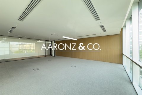 Bureau à Sheikh Zayed Road, Dubai, 352.7 m², № 78506 - photo 12
