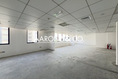 Bureau à Dubai Investment Park, Dubai, 1319.4 m², № 78504 - photo 1