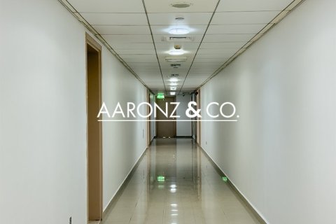 Bureau à Dubai Investment Park, Dubai, 1319.4 m², № 78504 - photo 7