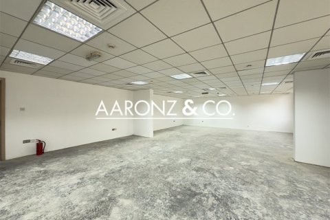 Bureau à Dubai Investment Park, Dubai, 1319.4 m², № 78504 - photo 18