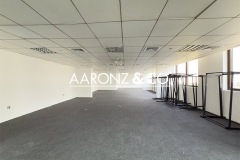 Bureau à Dubai Investment Park, Dubai, 667.6 m², № 78503 - photo 13