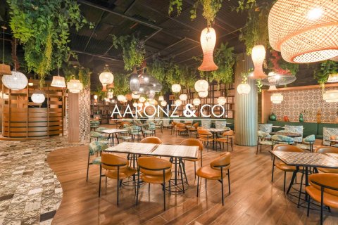 Magasin à Business Bay, Dubai, 732.9 m², № 78505 - photo 1