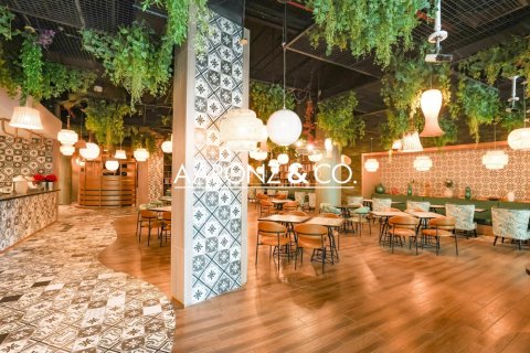 Magasin à Business Bay, Dubai, 732.9 m², № 78505 - photo 3