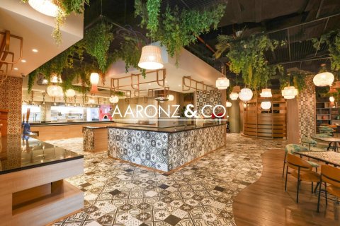 Magasin à Business Bay, Dubai, 732.9 m², № 78505 - photo 2