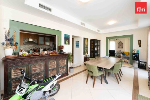 Villa in Dubai 3 bedrooms, 815.2 sq.m. № 109219 - photo 5