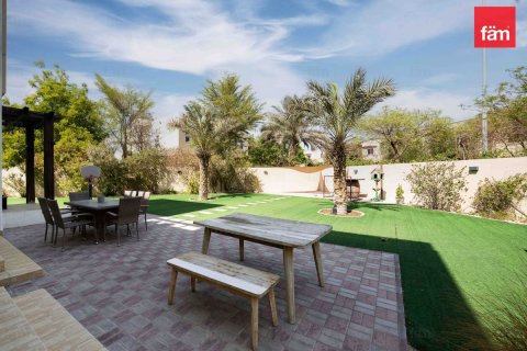 Villa in Dubai 3 bedrooms, 815.2 sq.m. № 109219 - photo 29