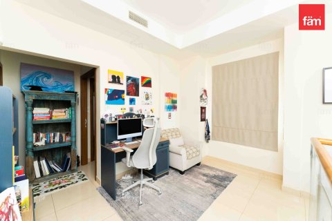 Villa in Dubai 3 bedrooms, 815.2 sq.m. № 109219 - photo 24