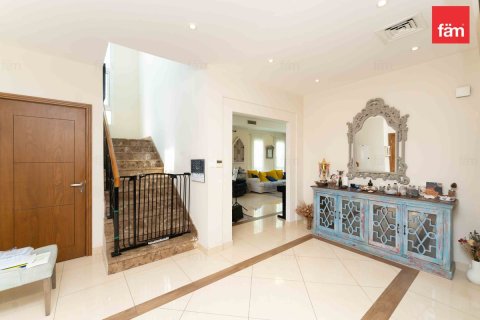 Villa in Dubai 3 bedrooms, 815.2 sq.m. № 109219 - photo 2