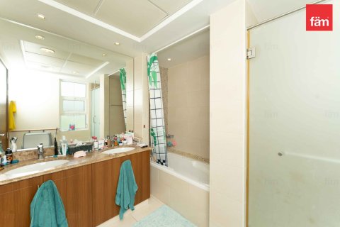 Villa in Dubai 3 bedrooms, 815.2 sq.m. № 109219 - photo 15