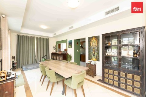 Villa in Dubai 3 bedrooms, 815.2 sq.m. № 109219 - photo 7
