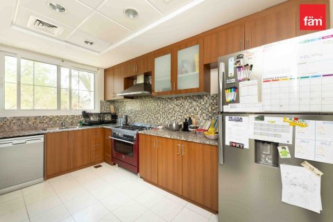 Villa in Dubai 3 bedrooms, 815.2 sq.m. № 109219 - photo 3