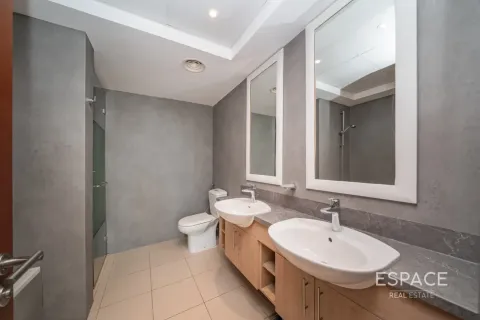 Apartment in The Views, Dubai 2 bedrooms, 144 sq.m. № 122960 - photo 11