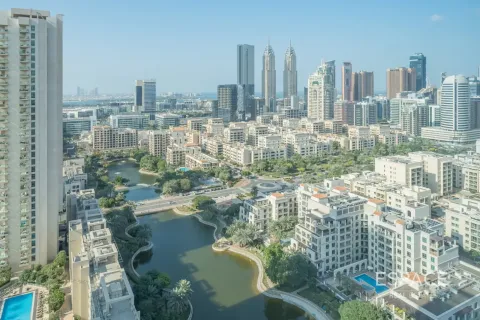 Apartment in The Views, Dubai 2 bedrooms, 144 sq.m. № 122960 - photo 14