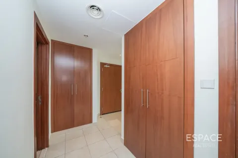 Apartment in The Views, Dubai 2 bedrooms, 144 sq.m. № 122960 - photo 13