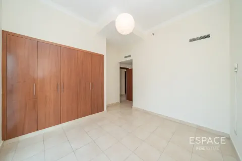 Apartment in The Views, Dubai 2 bedrooms, 144 sq.m. № 122960 - photo 9