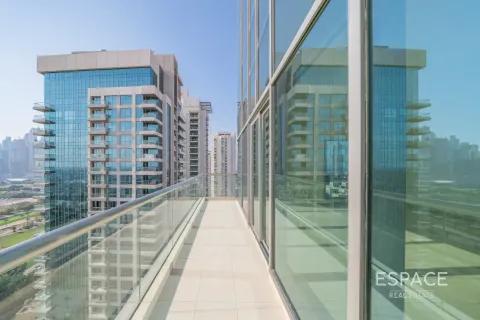 Apartment in The Views, Dubai 2 bedrooms, 144 sq.m. № 122960 - photo 16