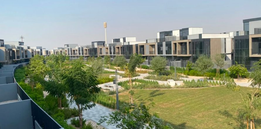 Townhouse in Dubai 3 bedrooms, 168 sq.m. № 123740