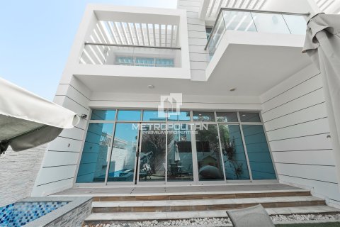 Villa in Al Furjan, Dubai 4 bedrooms, 225 sq.m. № 73560 - photo 2