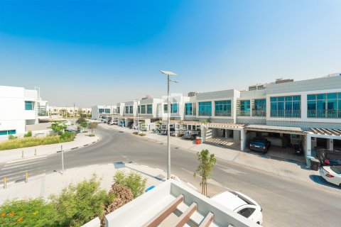 Villa in Al Furjan, Dubai 4 bedrooms, 225 sq.m. № 73560 - photo 5