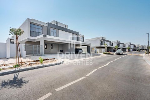 Villa en The Pulse, Dubai South (Dubai World Central), Dubai, 5 dormitorios, 373 m², № 64685 - foto 1