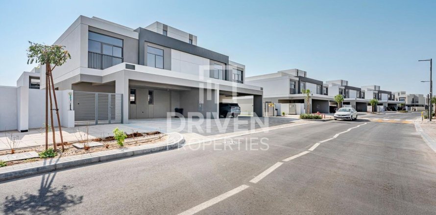 Villa en The Pulse, Dubai South (Dubai World Central), Dubai, 5 dormitorios, 373 m², № 64685