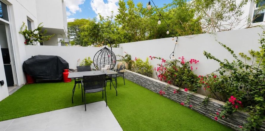 Adosado en Dubai, 3 dormitorios, 187.6 m², № 119007