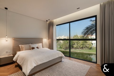 Villa en Jumeirah Islands, Dubai, 4 dormitorios, 502 m², № 88615 - foto 18