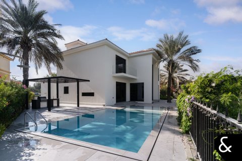 Villa en Jumeirah Islands, Dubai, 4 dormitorios, 502 m², № 88615 - foto 3
