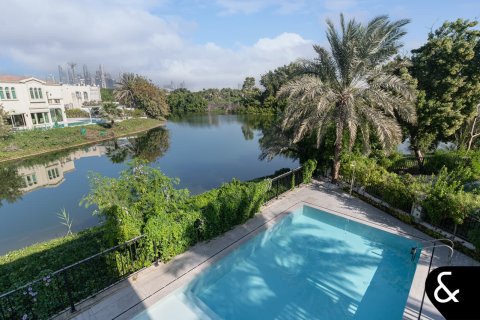 Villa in Jumeirah Islands, Dubai 4 bedrooms, 502 sq.m. № 88615