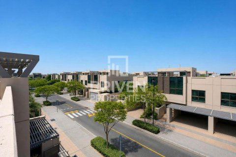 Купить виллу в Meydan, Дубай: 4 спальни, 338.72м², № 127090 - фото 27